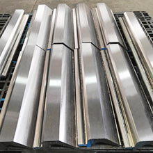 博航提示您數(shù)控折彎機(jī)模具安裝調(diào)試要注意什么